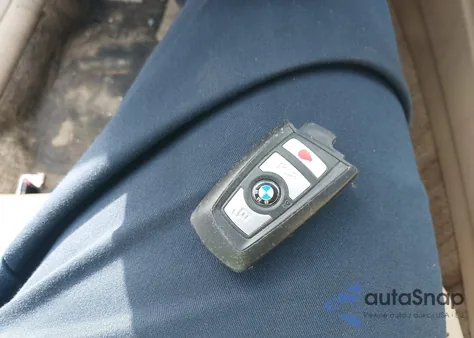 2016 BMW 320I xDrive z USA, uszkodzony, nr VIN WBA8E5G54GNT95023